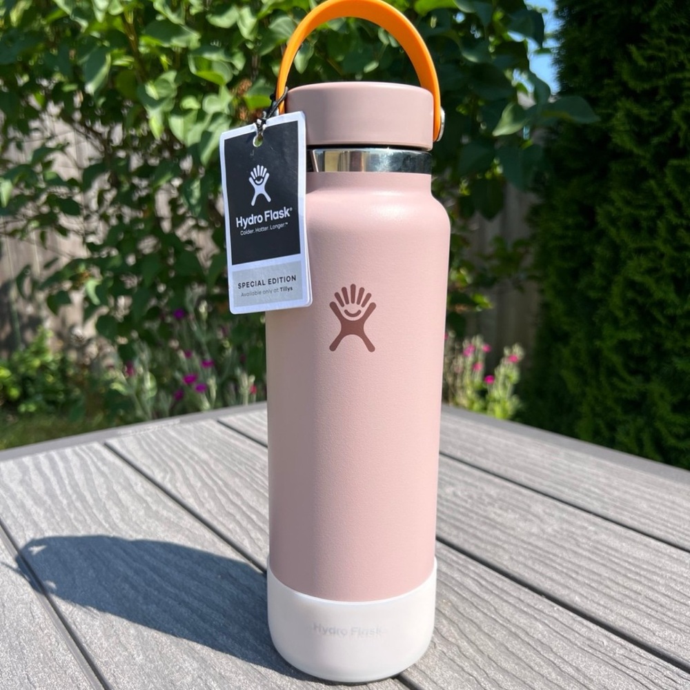 Hydro Flask Blush Bottle with Orange Handle